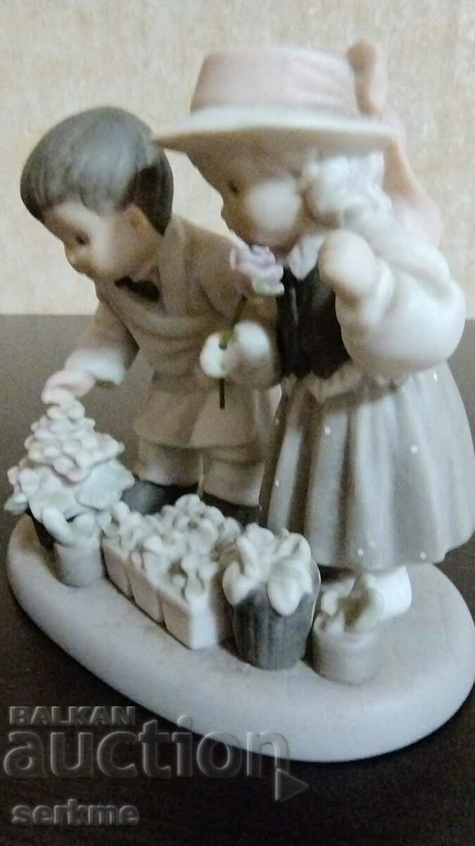 Delivery of Porcelain figure Delivery of Porcelain figure