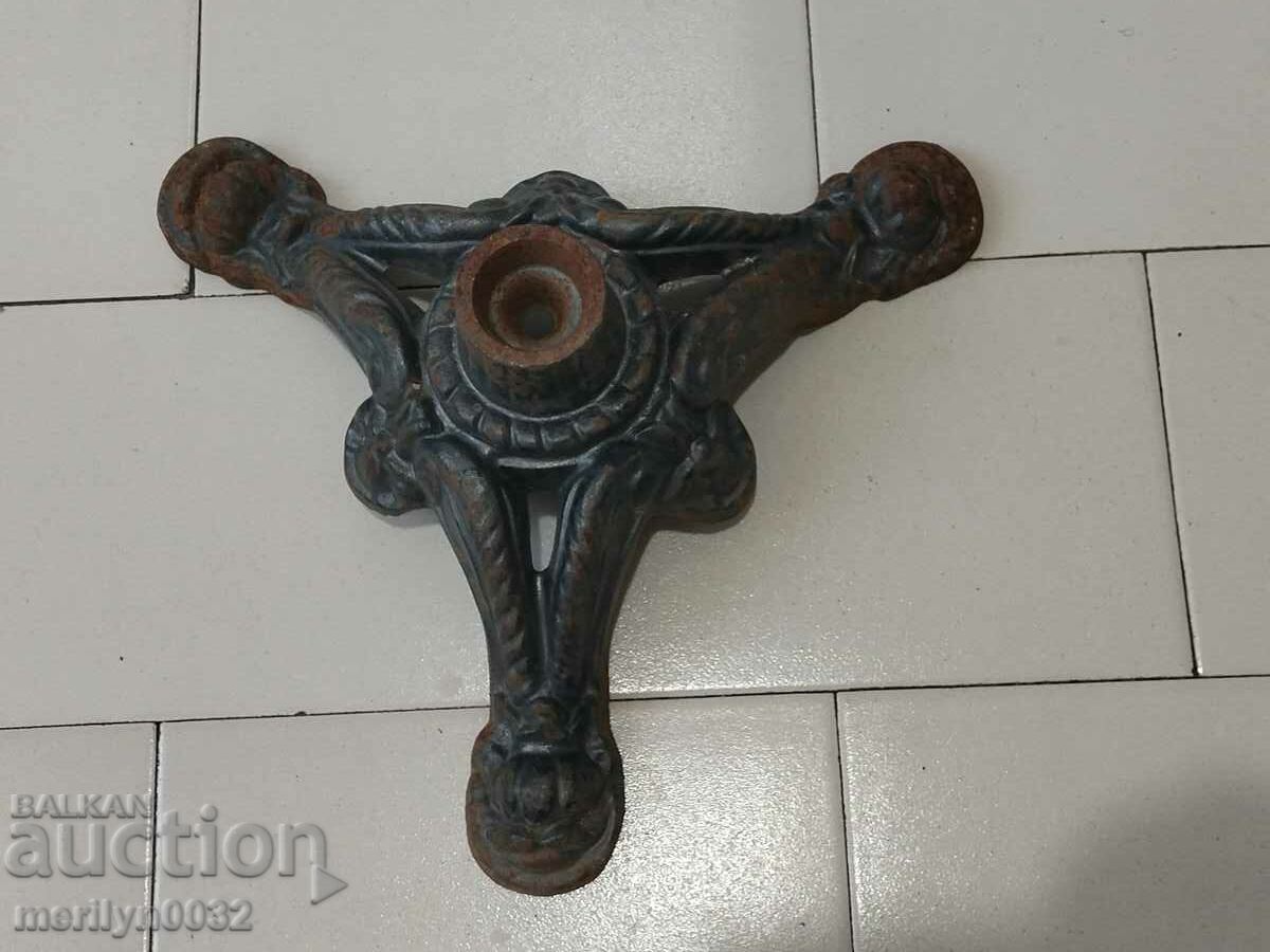 Early 20th century relief cast iron tripod table stand - 7
