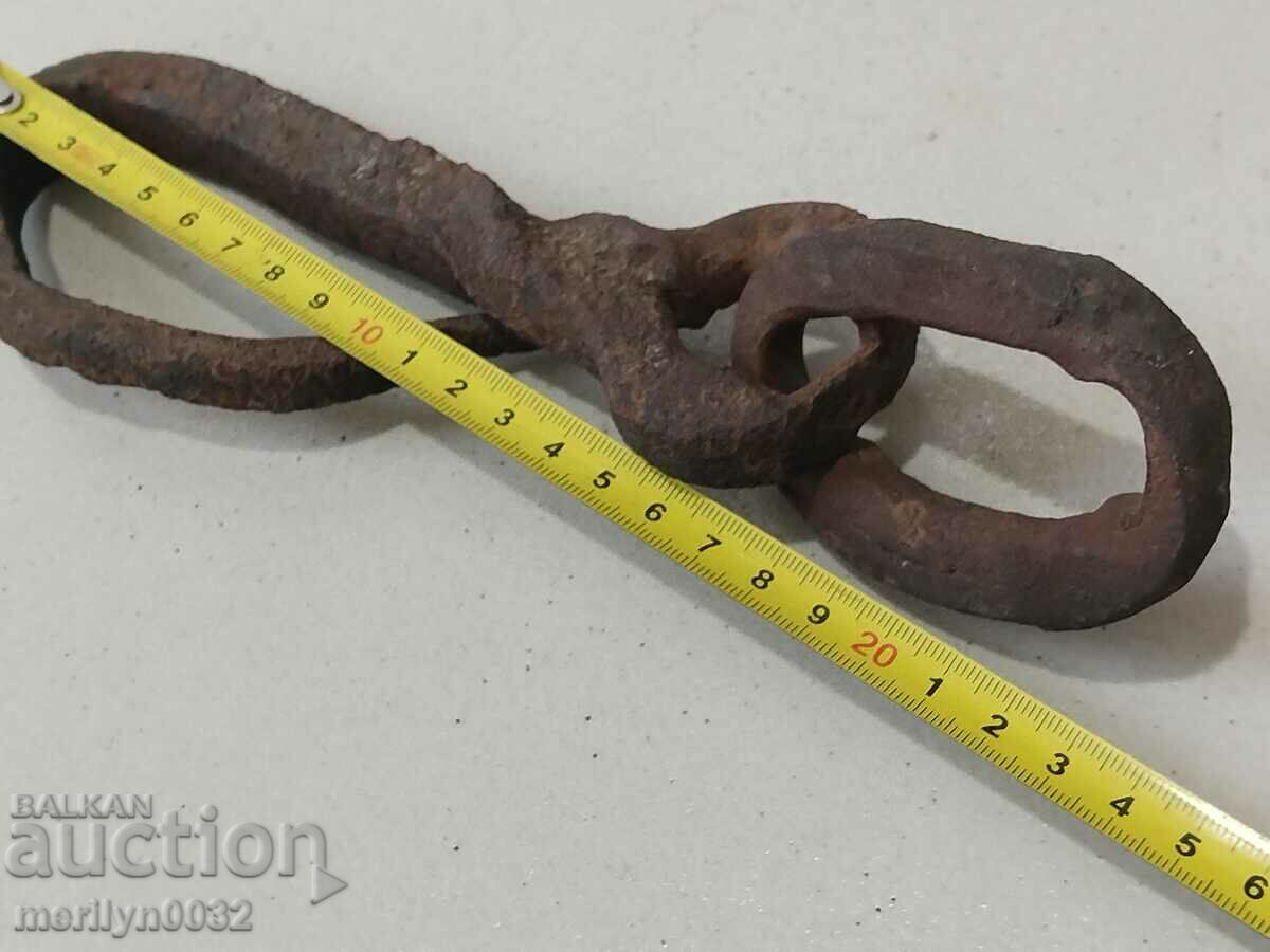 Renaissance wrought iron rings - 6 Renaissance wrought iron rings - 6