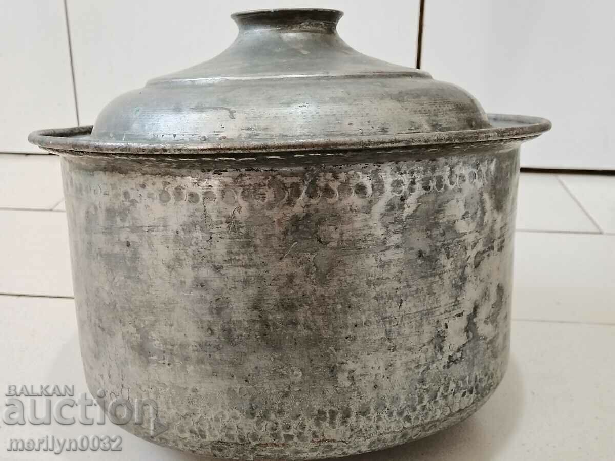 Old tinned copper copper pot with lid with price 119.00 BGN | € 60.84 Old tinned copper copper pot with lid with price 119.00 BGN | € 60.84