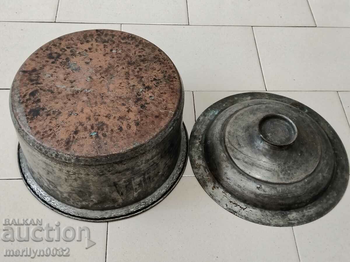 Delivery of Old tinned copper copper pot with lid Delivery of Old tinned copper copper pot with lid