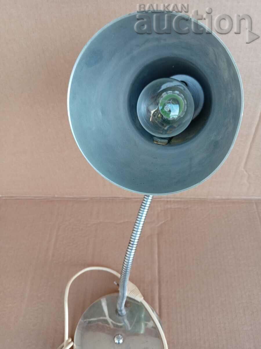 Delivery of retro desk lamp 70s mint color Delivery of retro desk lamp 70s mint color