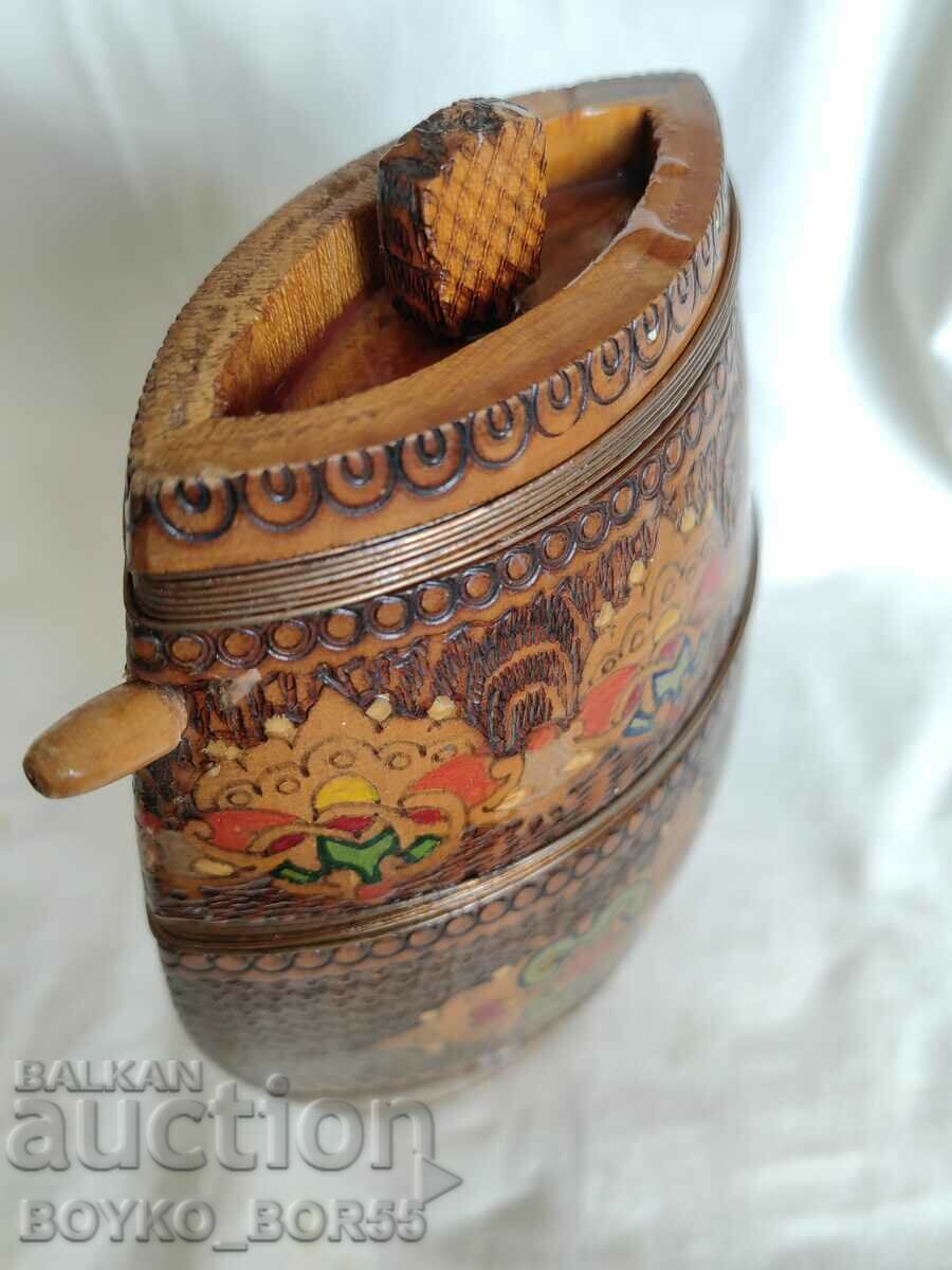 Delivery of Old Bulgarian Social Pavur Pavurche from the 1950s Delivery of Old Bulgarian Social Pavur Pavurche from the 1950s