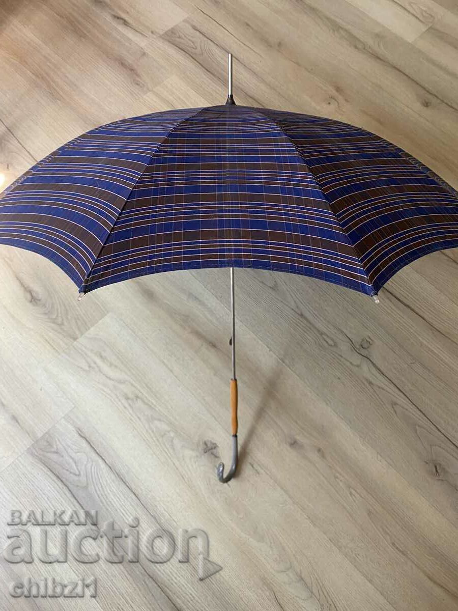 O umbrelă veche