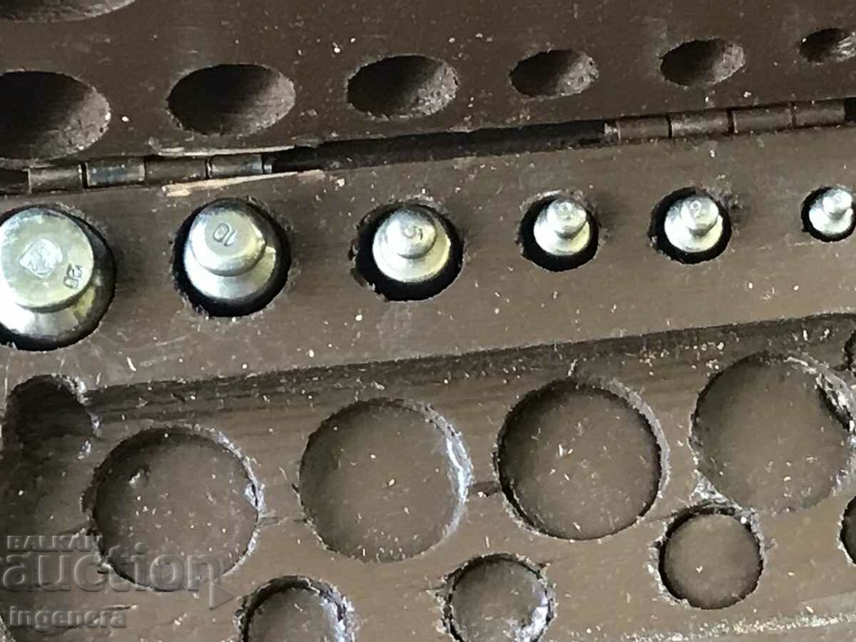 SCALE RETRO MINI BAKELITE METAL WEIGHTS USSR - 6 SCALE RETRO MINI BAKELITE METAL WEIGHTS USSR - 6