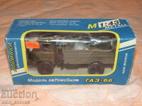 1/43 metal truck GAZ-66 soc Soviet USSR