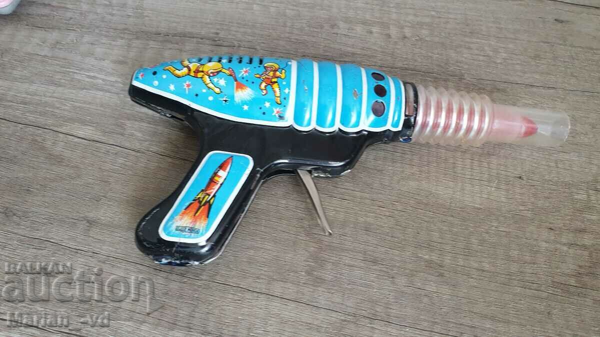 Old Hungarian toy Lemezz Pistol 1960s.