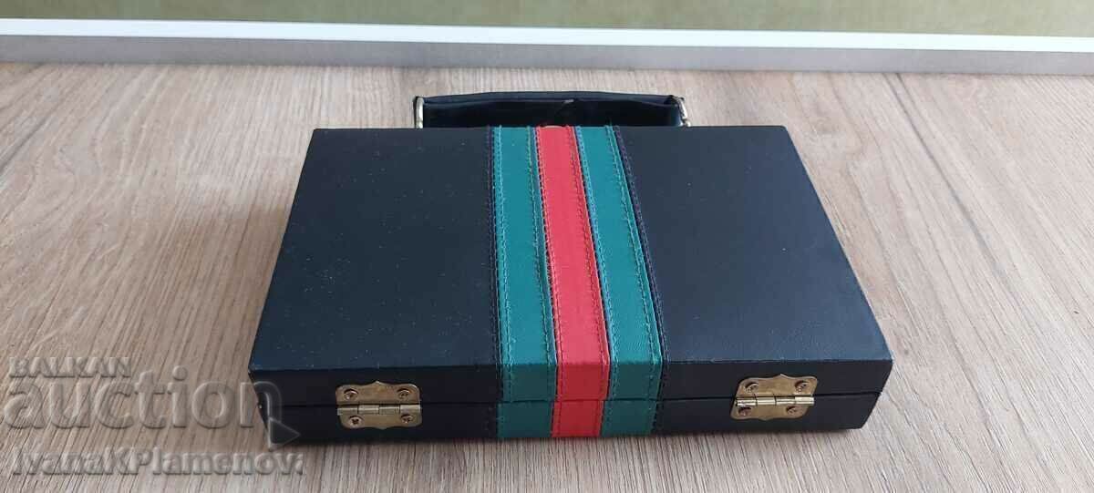 Delivery of Dominoes for connoisseurs Delivery of Dominoes for connoisseurs