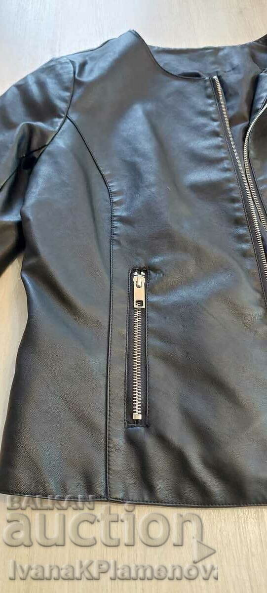 Яке дамско ново с цена 28.00 лв. | € 14.32 Яке дамско ново с цена 28.00 лв. | € 14.32