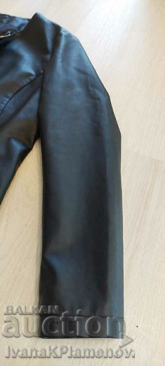 Licitație Geaca de dama noua