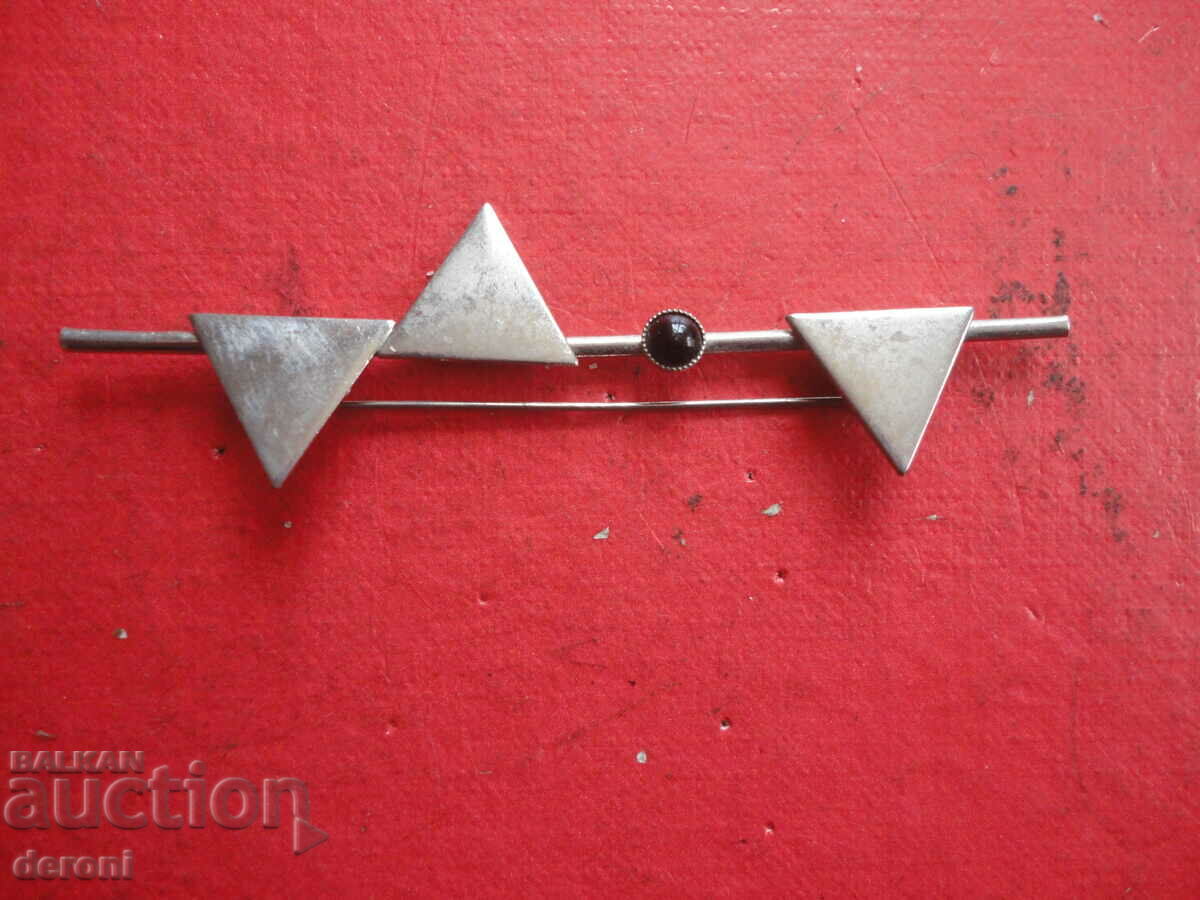 Delivery of Gilt brooch 52 Delivery of Gilt brooch 52