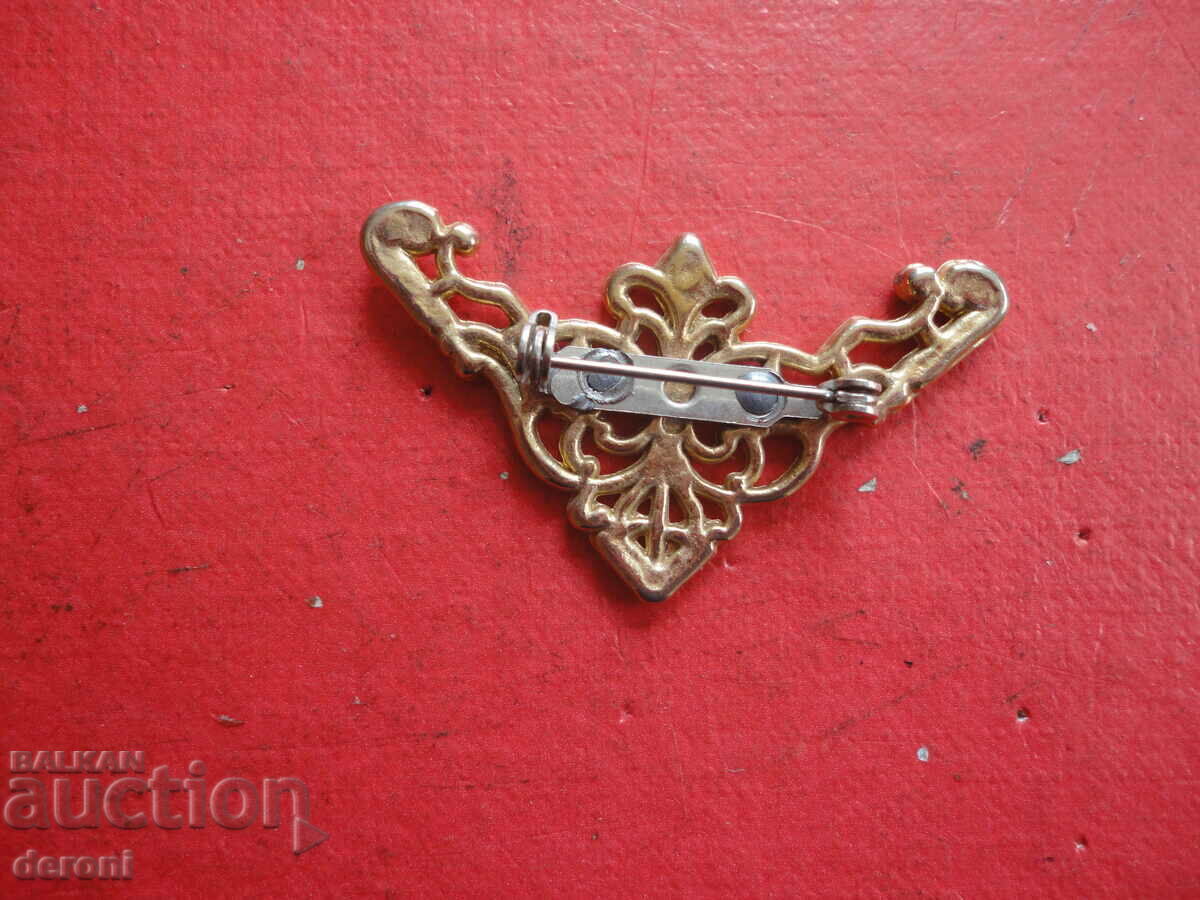 Delivery of Gilt brooch 54 Delivery of Gilt brooch 54