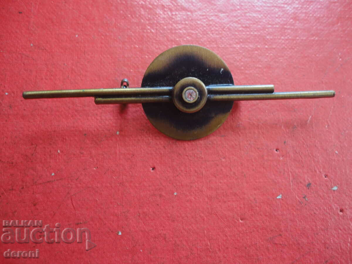 Gold-plated opal 60 brooch with price 10.00 BGN | € 5.11 Gold-plated opal 60 brooch with price 10.00 BGN | € 5.11