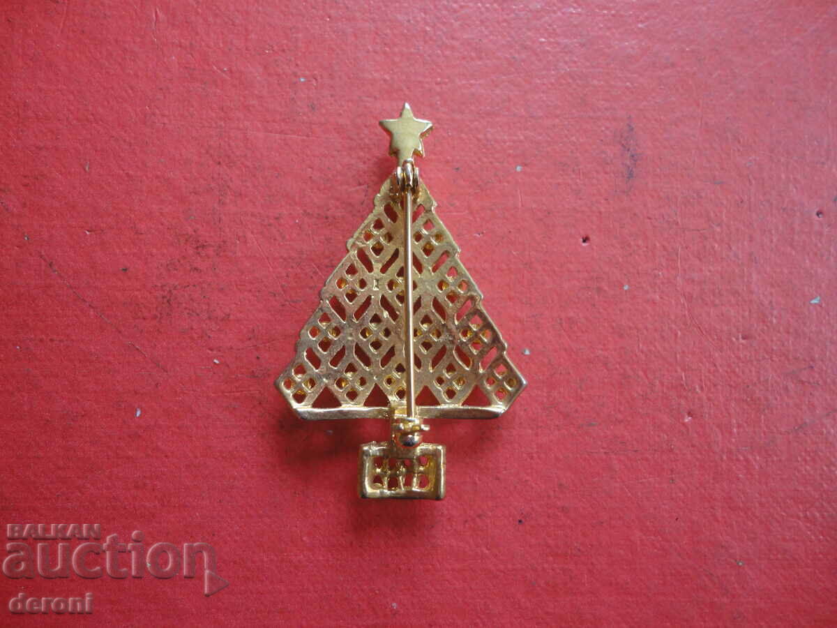 Аукцион Позлатена брошка с камъни 62