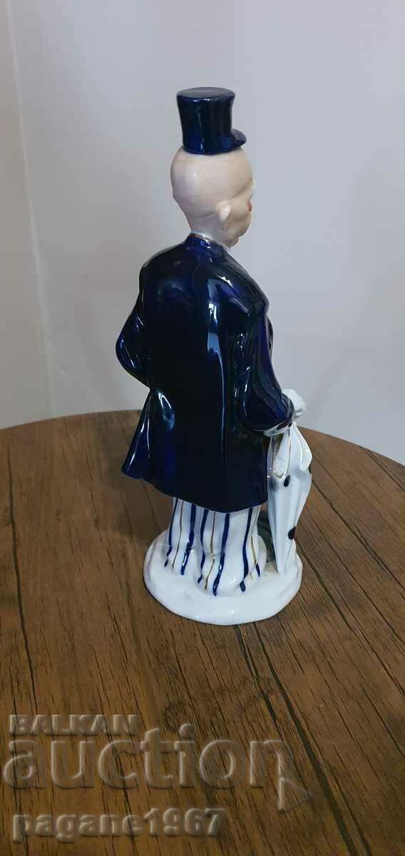 Delivery of Porcelain figure Delivery of Porcelain figure