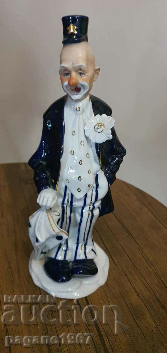 Porcelain figure - 6 Porcelain figure - 6