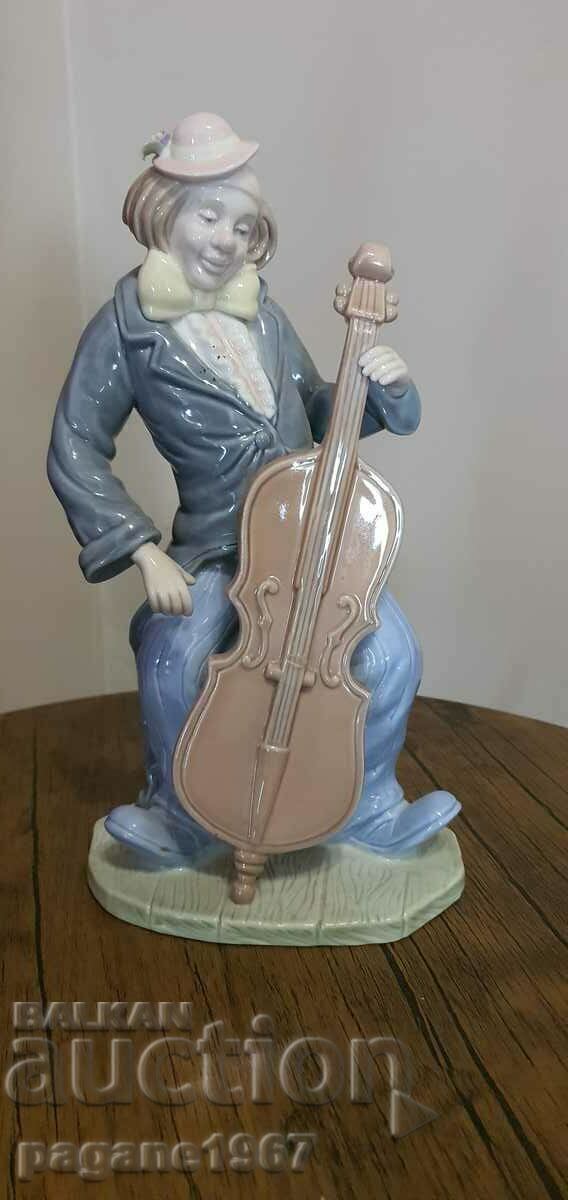 Porcelain figures with price € 35.79 | 70.00 BGN
