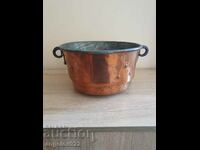 A big old solid copper vessel!