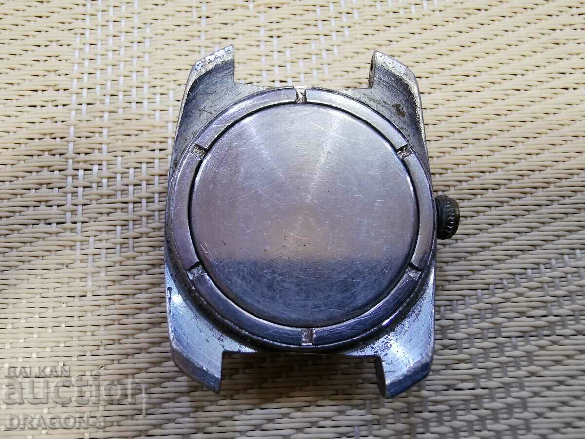 EAST with price 11.00 BGN | € 5.62 EAST with price 11.00 BGN | € 5.62