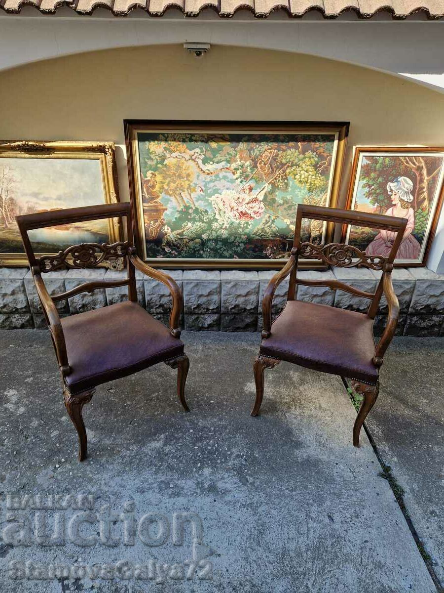 A pair of great antique Louis 15 armchairs