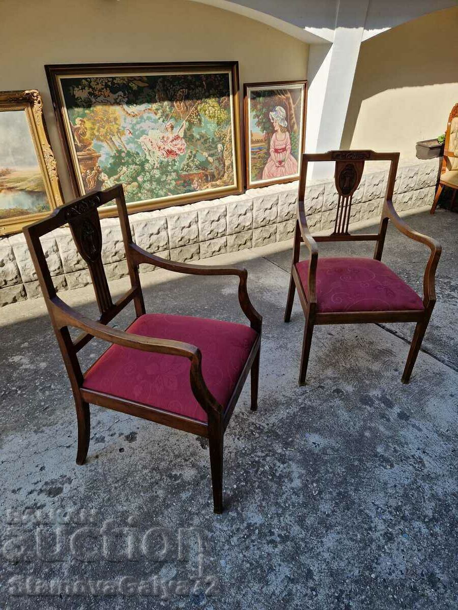 O pereche minunată de fotolii Biedermeier cu preț € 347.68 | 680.01 BGN O pereche minunată de fotolii Biedermeier cu preț € 347.68 | 680.01 BGN