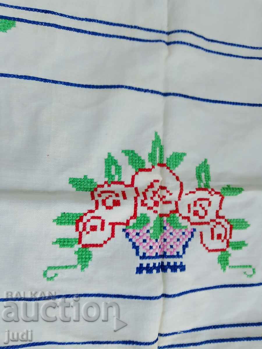 Delivery of Embroidery tablecloth Delivery of Embroidery tablecloth