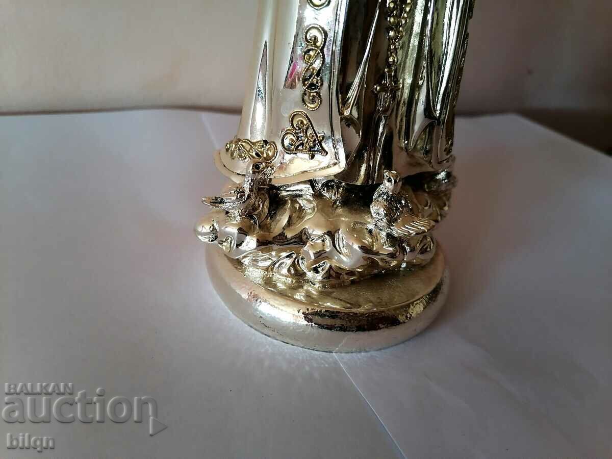 Delivery of Lovely Silver Plated Figurine Delivery of Lovely Silver Plated Figurine