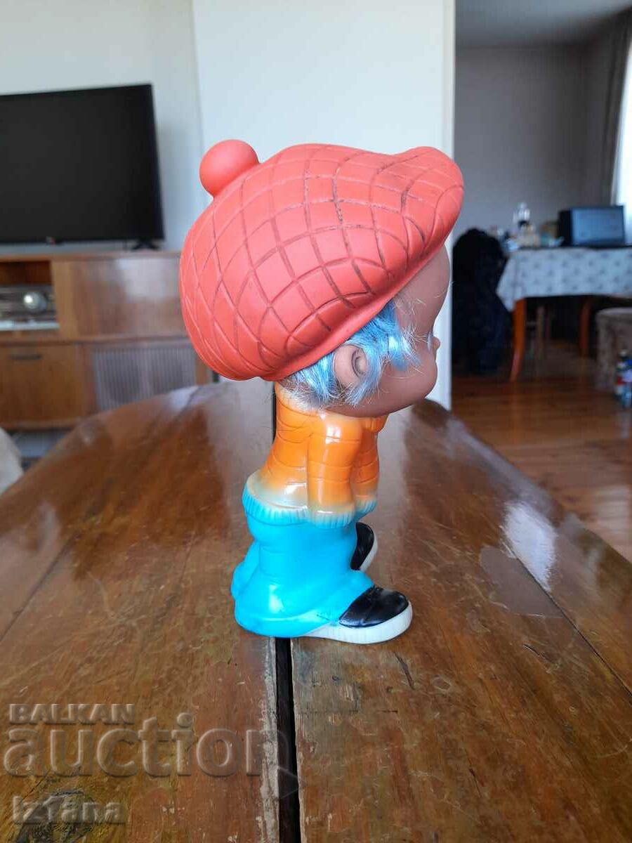 Стара кукла Чочко Хулиганина с цена 32.00 лв. | € 16.36 Стара кукла Чочко Хулиганина с цена 32.00 лв. | € 16.36