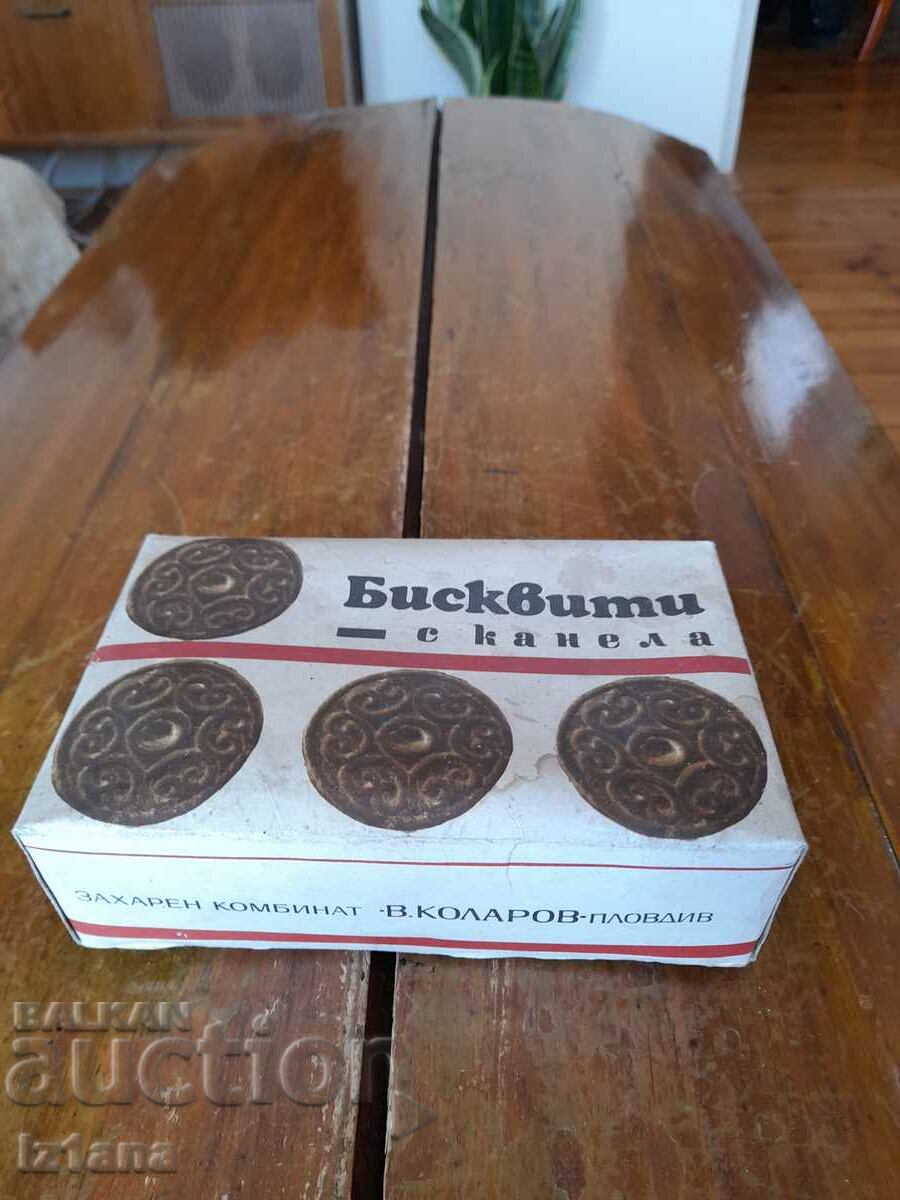 An old box of cinnamon biscuits with price 16.00 BGN | € 8.18 An old box of cinnamon biscuits with price 16.00 BGN | € 8.18
