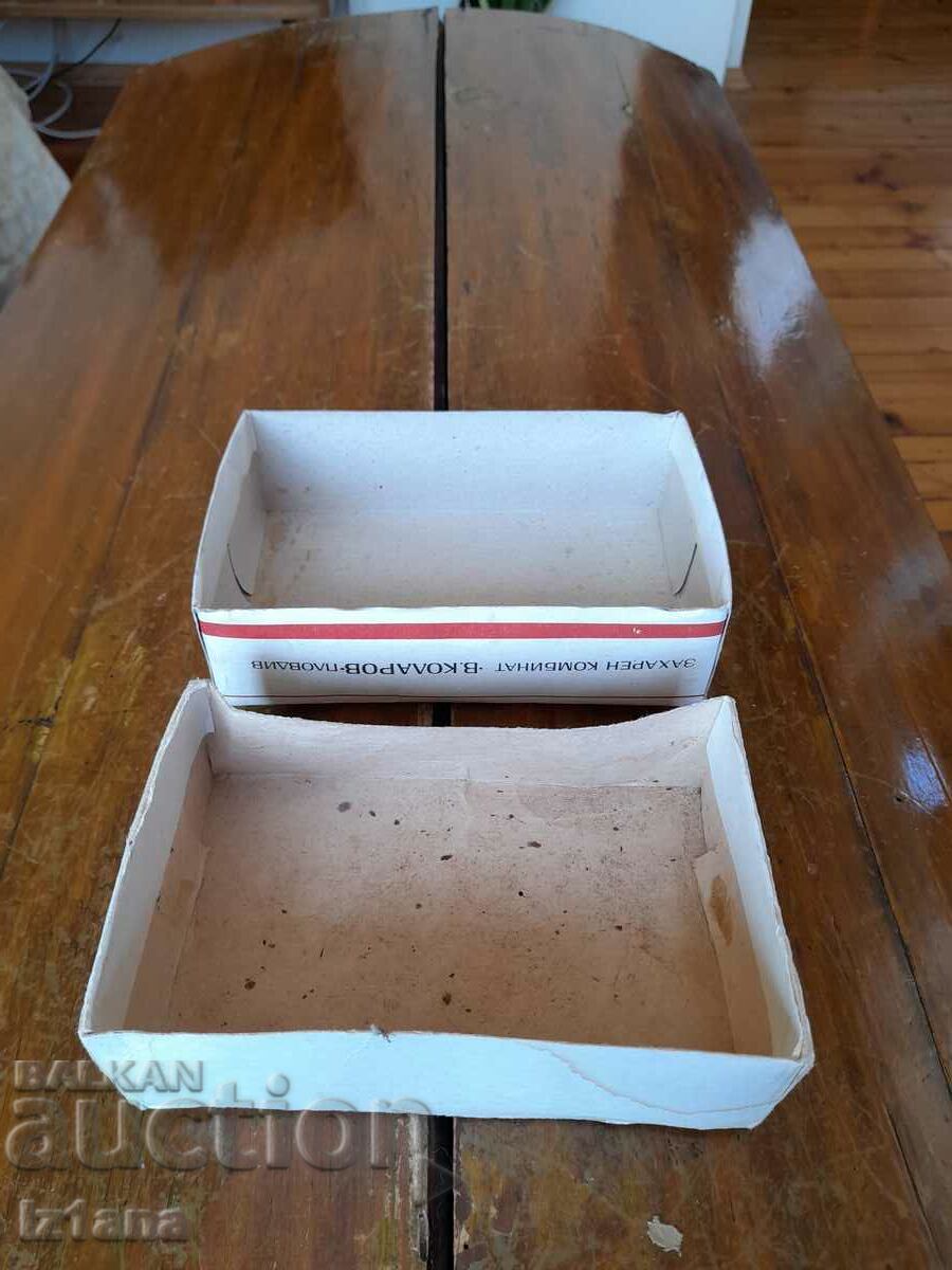 An old box of cinnamon biscuits - 6 An old box of cinnamon biscuits - 6