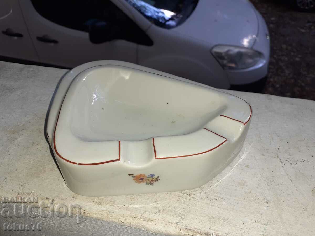 Old Bulgarian porcelain ashtray with price 45.00 BGN | € 23.01 Old Bulgarian porcelain ashtray with price 45.00 BGN | € 23.01