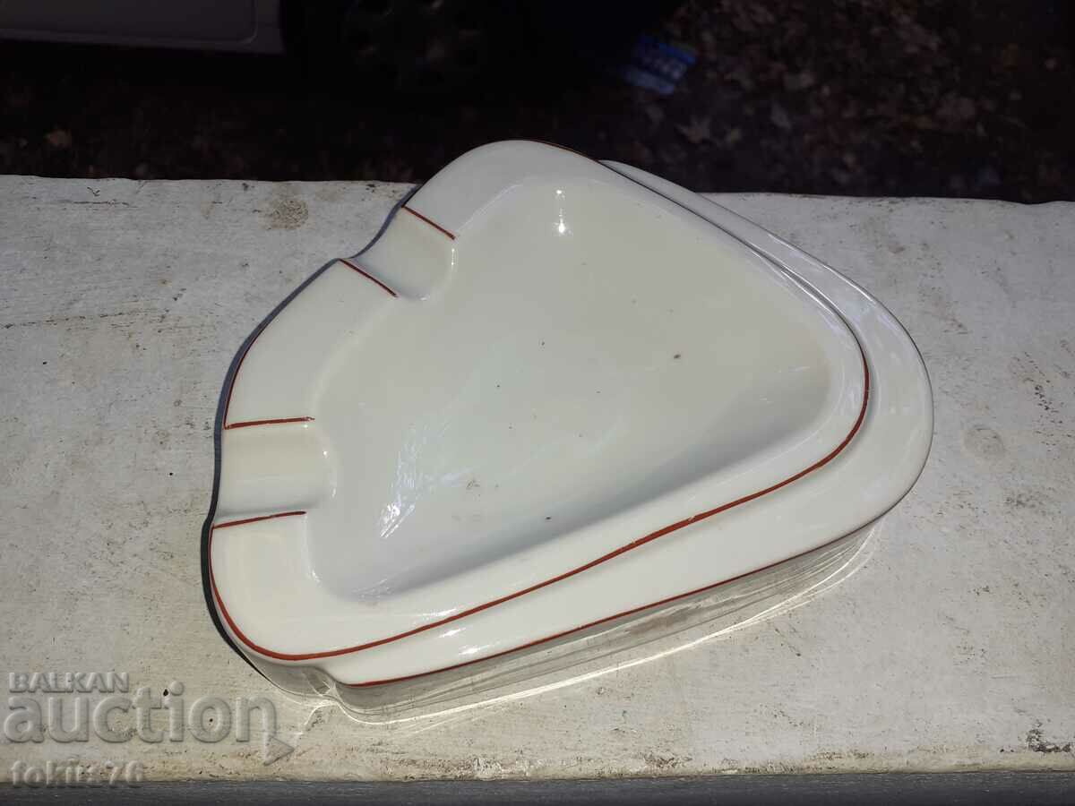 Delivery of Old Bulgarian porcelain ashtray Delivery of Old Bulgarian porcelain ashtray