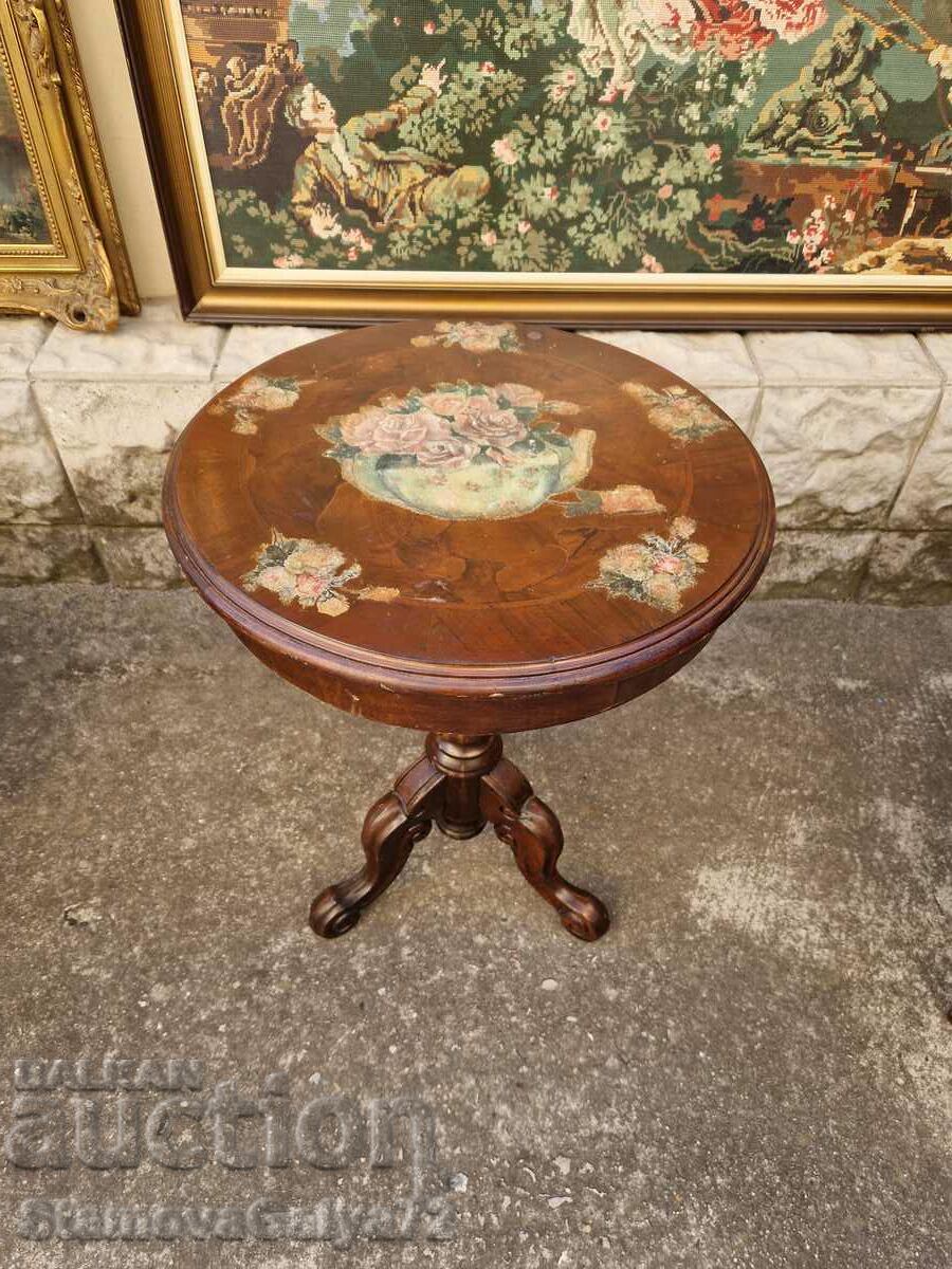 Great antique English solid wood coffee table