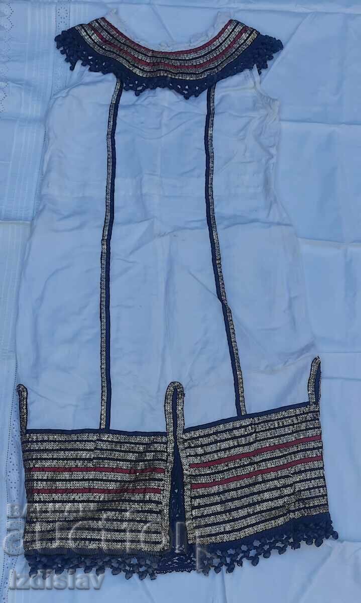 Delivery of Folklore garment Delivery of Folklore garment