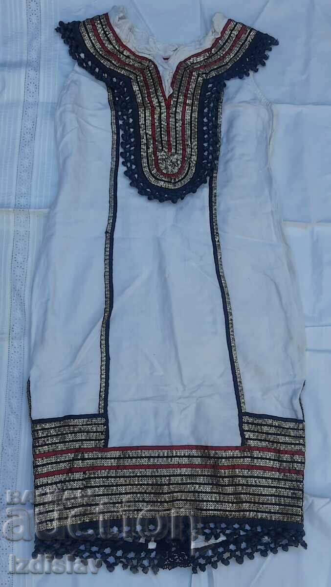 Folklore garment