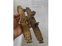 Uniquely beautiful brass door handles avoid marking