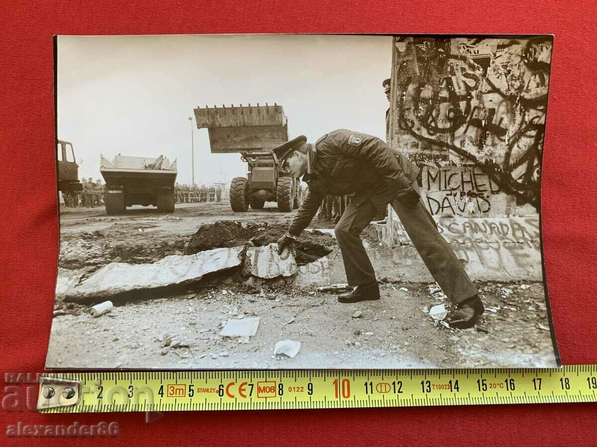 Delivery of Fall of the Berlin Wall 1989 Delivery of Fall of the Berlin Wall 1989