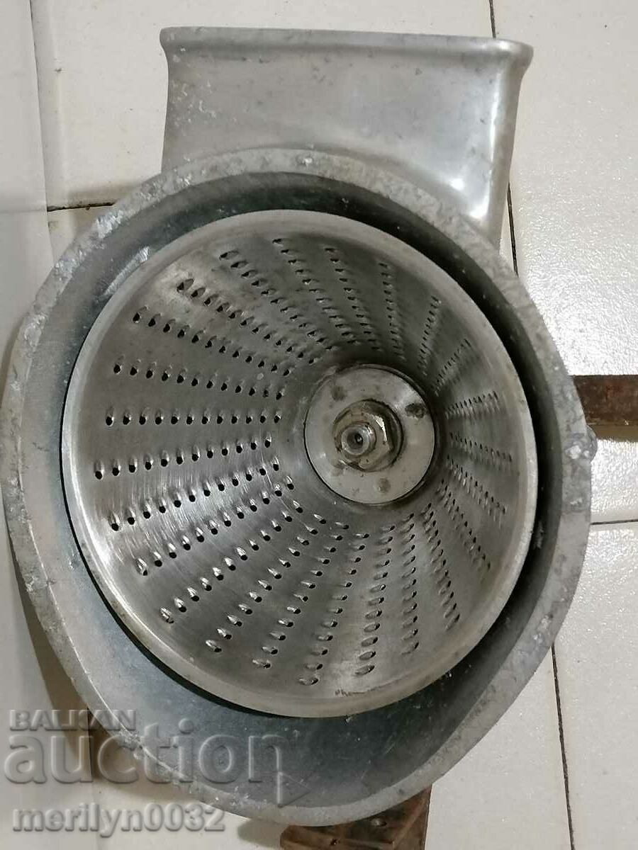 Auction Bulgarian professional grinder for fruit and vegetables NRB Auction Bulgarian professional grinder for fruit and vegetables NRB