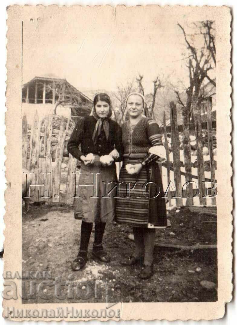 1945 FOTO MICI FETE TINERE ÎN COSTUME POPULAR G964