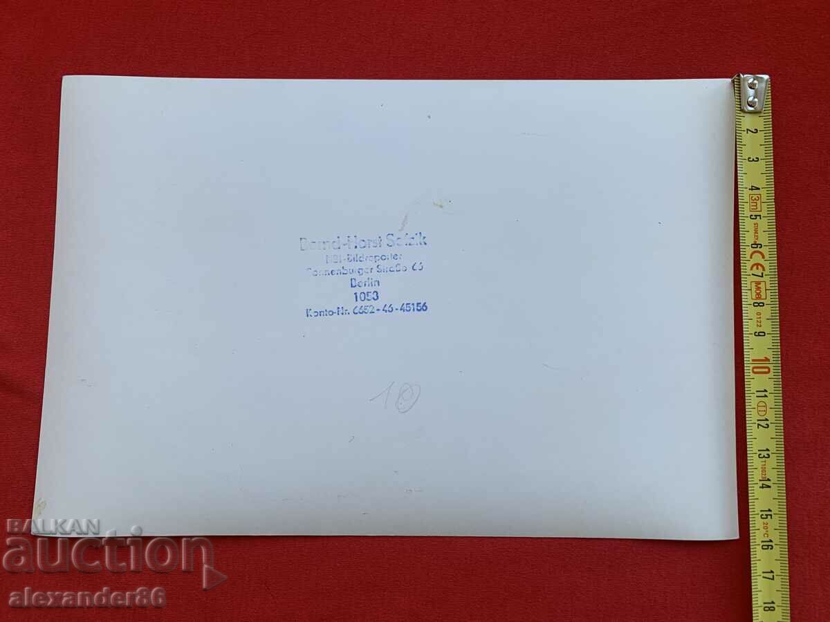 Fall of the Berlin Wall 1989 Brandenburg Gate - 6 Fall of the Berlin Wall 1989 Brandenburg Gate - 6