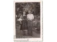 SMALL OLD PHOTO YOUNG WOMAN IN FOLK COSTUME + HUSBAND G965