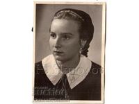 1943 LITTLE OLD PHOTO PRETTY SCHOOL GIRL FROM KYUSTENDIL G973