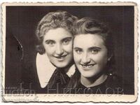 1941 LITTLE OLD PHOTO BEAUTIFUL SCHOOLGIRL BY KYUSTENDIL G975