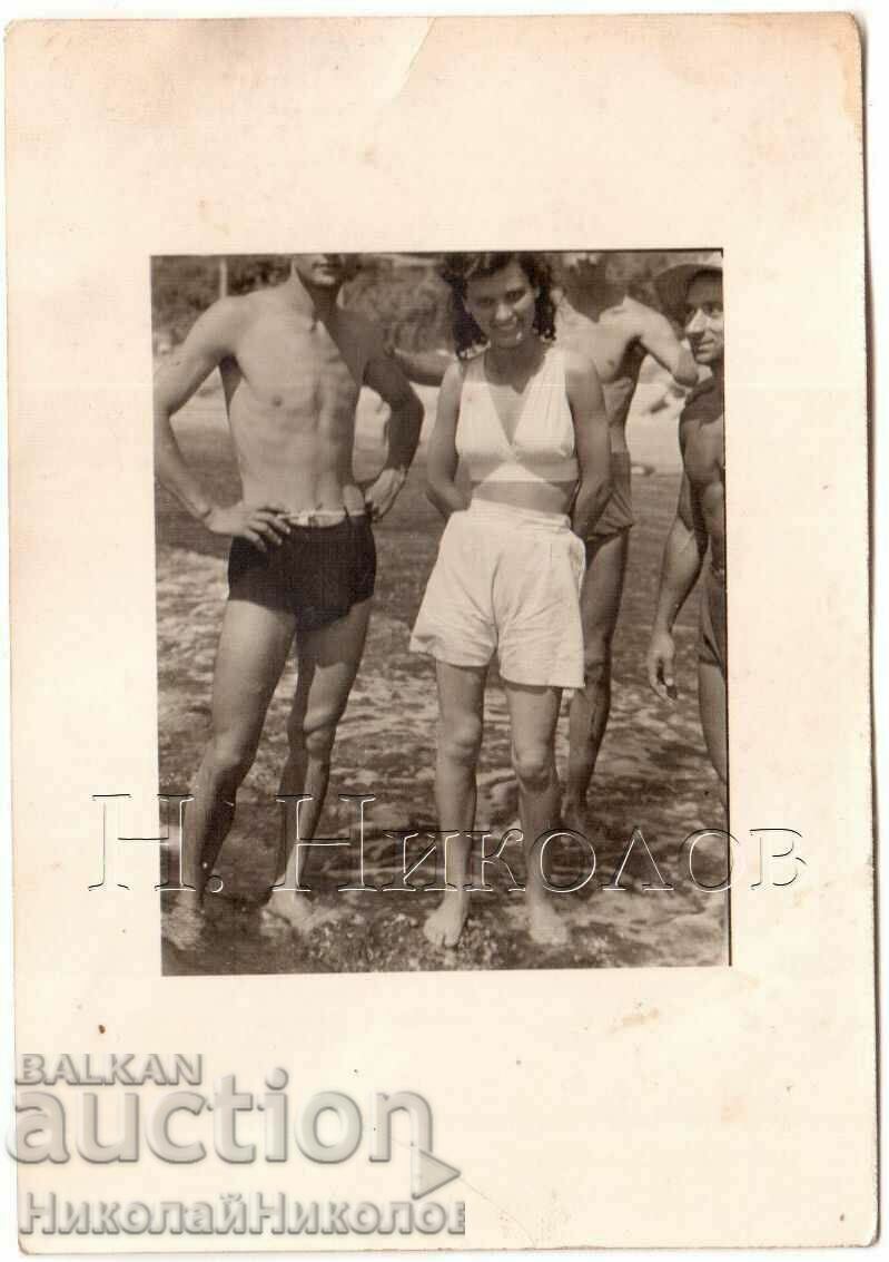 LITTLE OLD PICTURE AT BANSKI BY THE RIVER G976