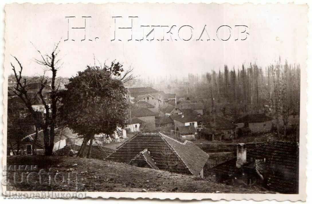 LITTLE OLD PICTURE AUTUMN VILLAGE IDYLYL G978