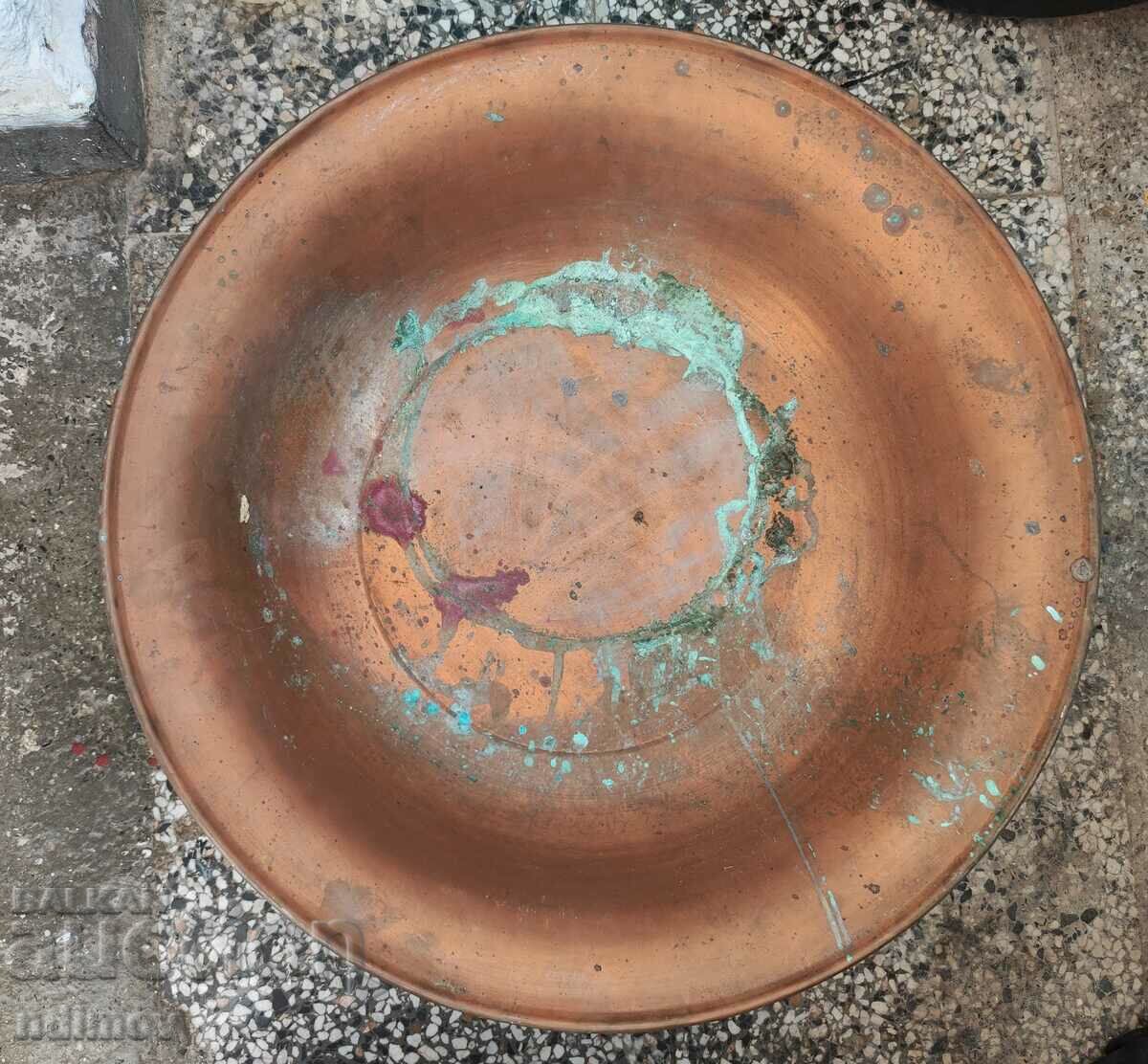 Old unused copper basin Bakker