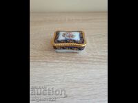 Porcelain jewelry box IMPORT