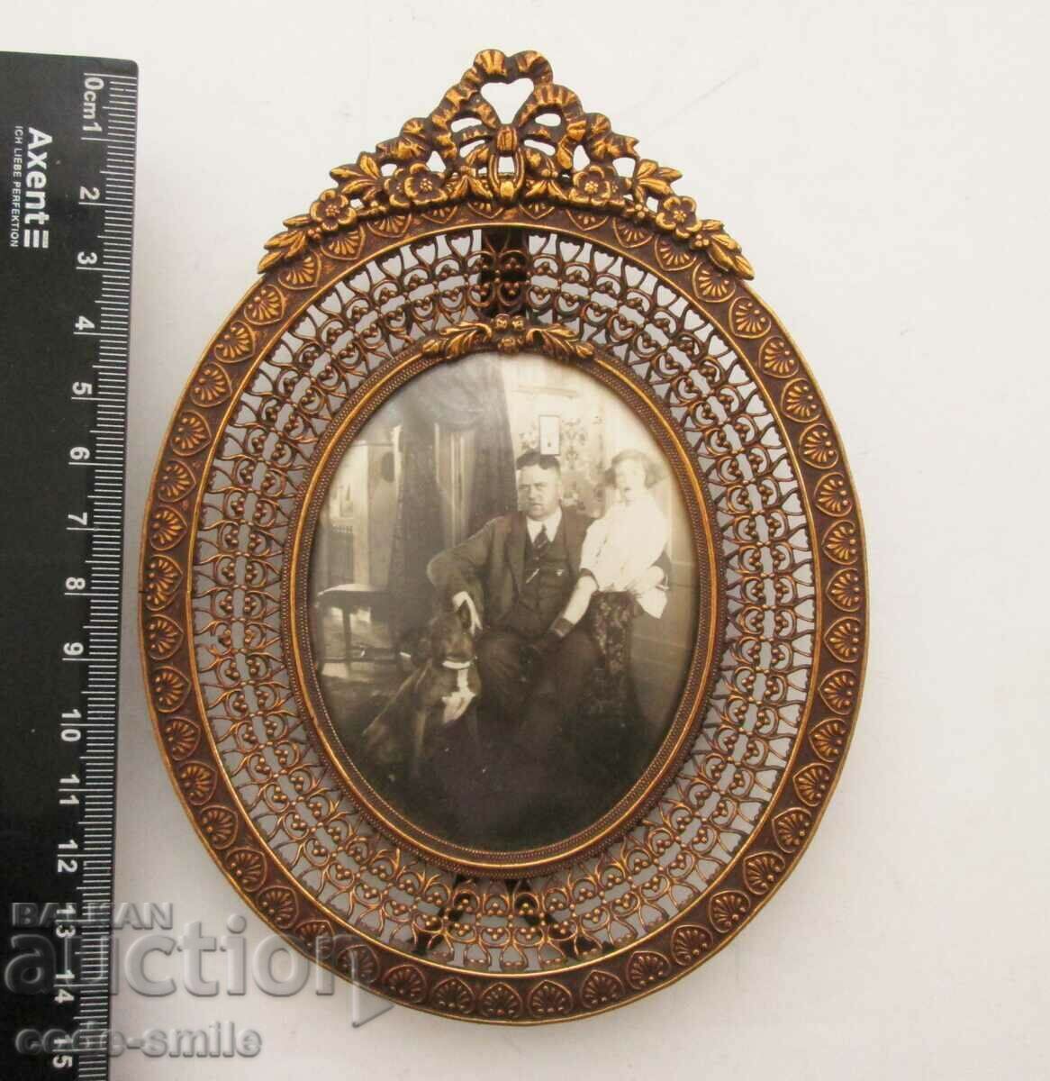 Licitație Rama foto frumoasa ajurata veche din bronz antic Licitație Rama foto frumoasa ajurata veche din bronz antic