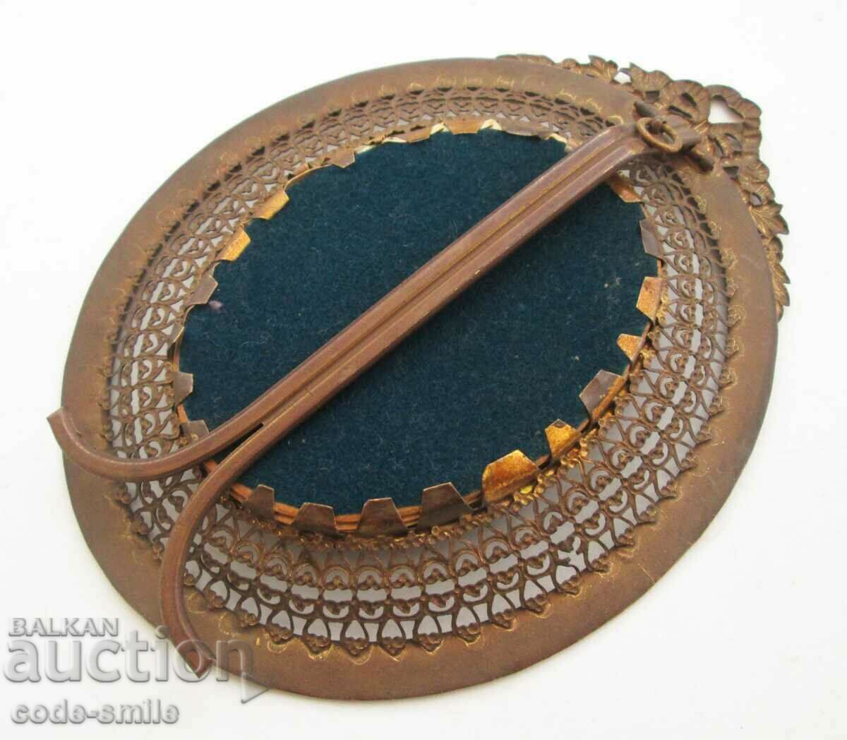 Rama foto frumoasa ajurata veche din bronz antic - 6 Rama foto frumoasa ajurata veche din bronz antic - 6