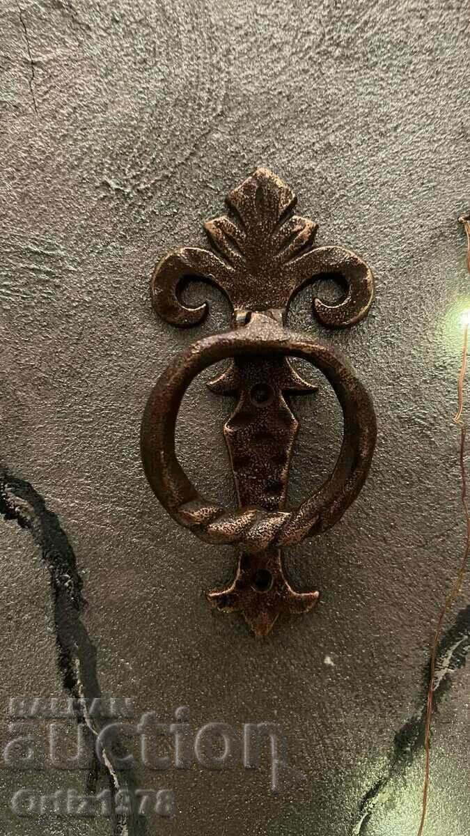 Auction Cast iron door lock, 16cm Auction Cast iron door lock, 16cm